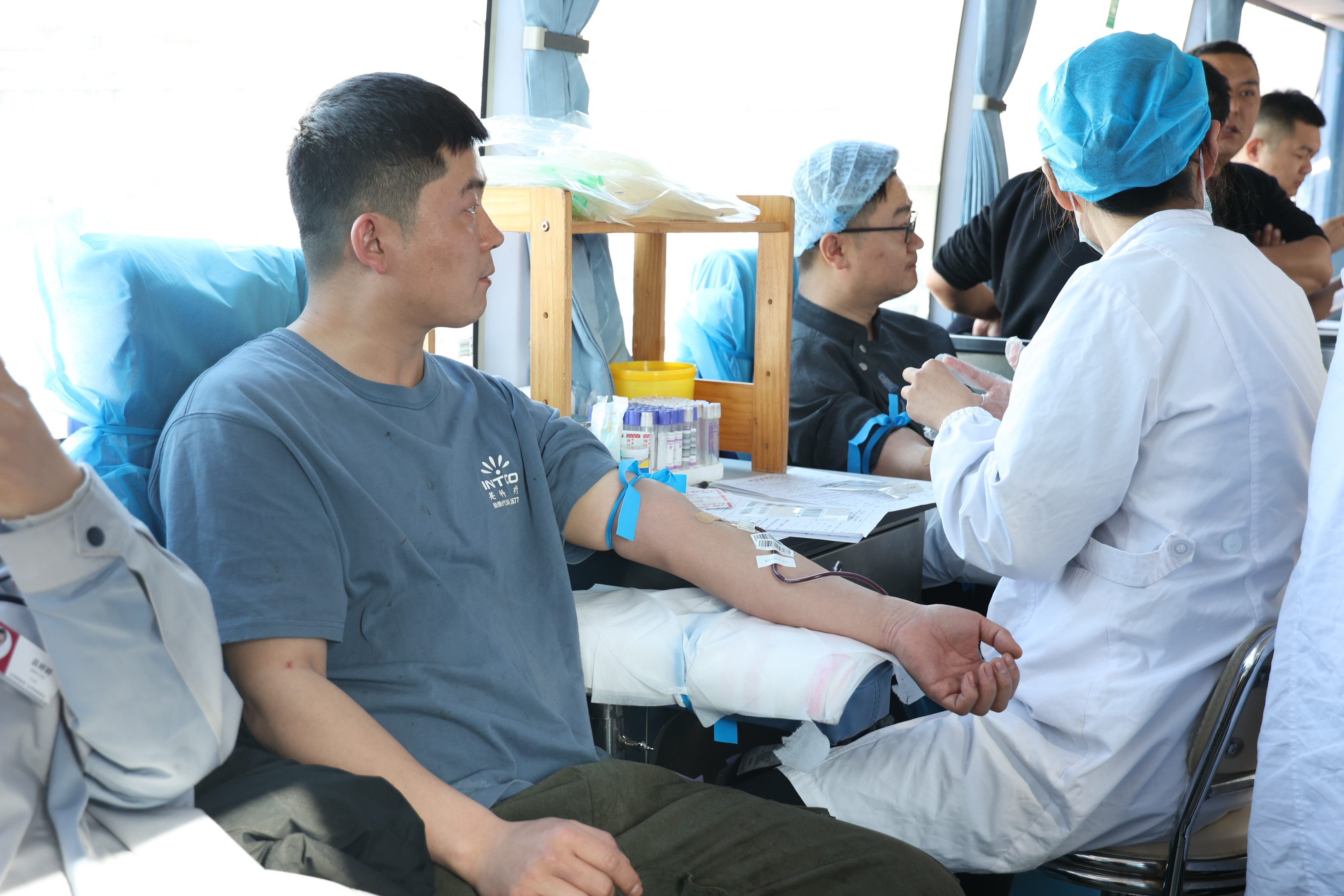 乐发welcome伙伴积极参与献血活动